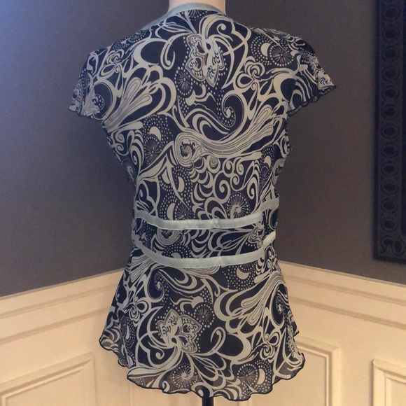 Adorable BEBE shirt. - Picture 2 of 3